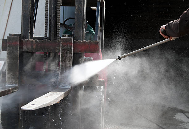 Best Gutter Cleaning  in Brookings, OR